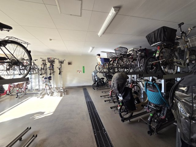 綾瀬プルミエの駐輪場|屋内駐輪場