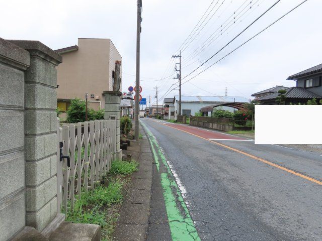 坂戸市石井売地の前面道路含む現地写真