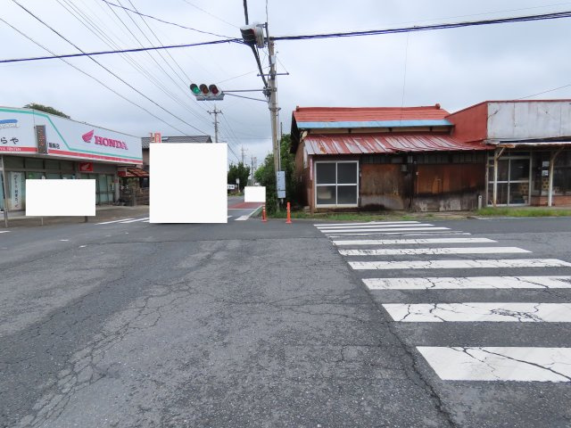 坂戸市石井売地の前面道路含む現地写真