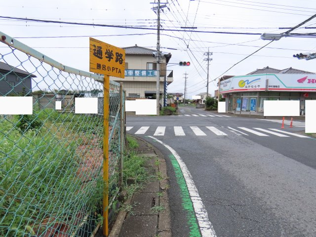 坂戸市石井売地の前面道路含む現地写真