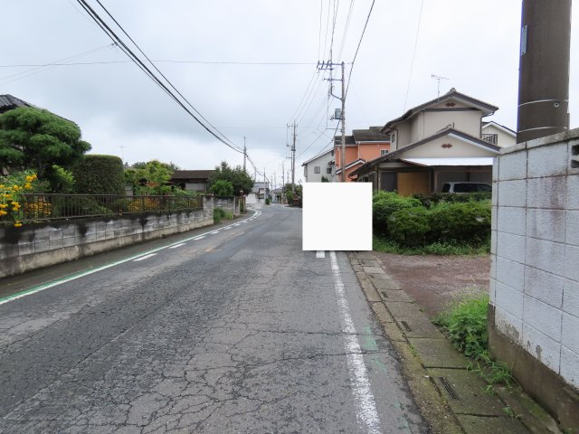坂戸市石井売地の前面道路含む現地写真