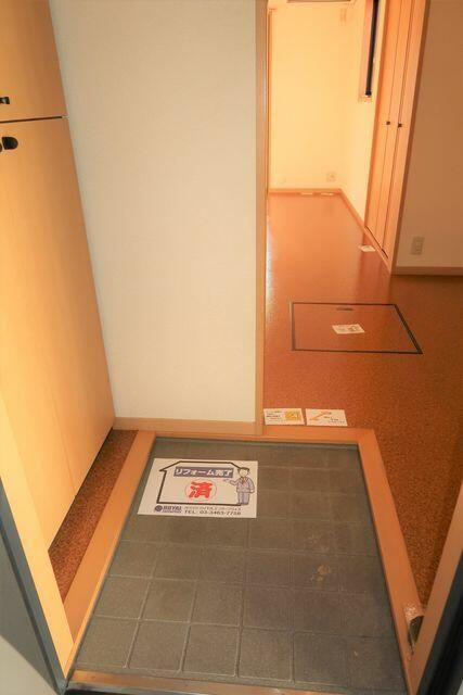 マーベルサイド一番館の玄関