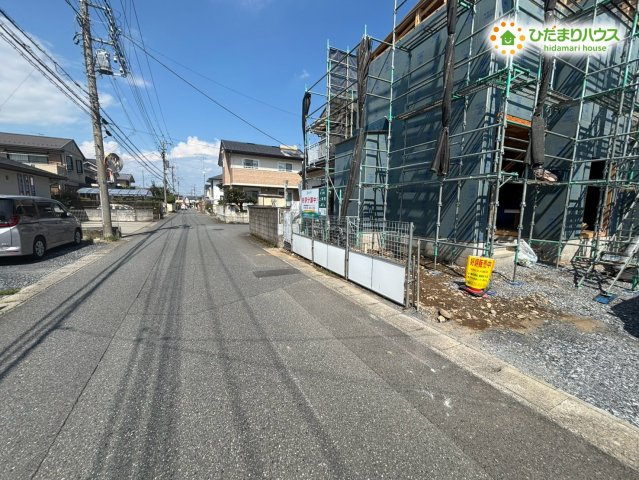 深谷市上柴町　第41期　新築一戸建て　ワイウッドコート　01の前面道路含む現地写真