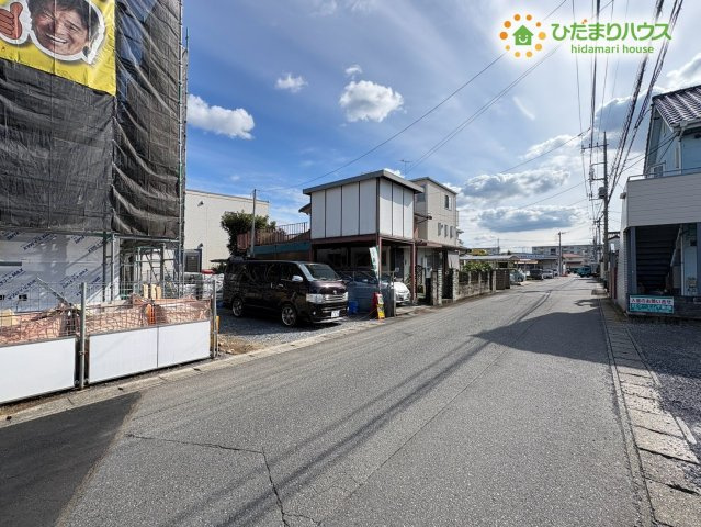 深谷市上柴町　第41期　新築一戸建て　ワイウッドコート　01の前面道路含む現地写真