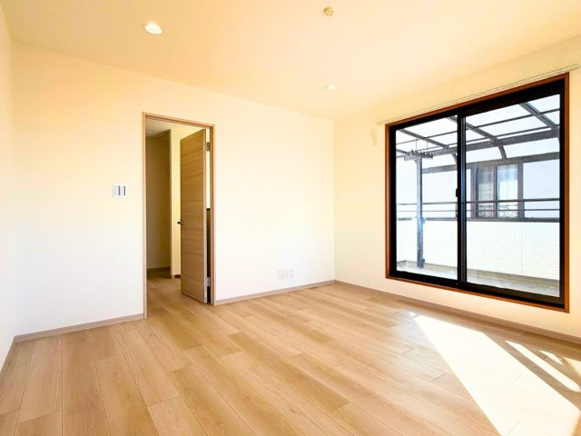 平井町戸建の洋室|                                                  