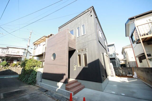 松が丘貸家（築浅）