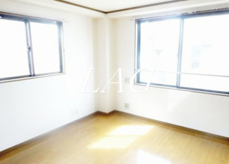 【居間・リビング】 | 山口ビル | 洋室のお部屋です。