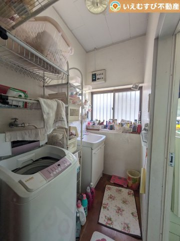 行田市栄町　中古戸建の独立洗面台