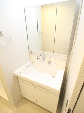 Ｍａｉｓｏｎ　Ｂｌａｎｃｈｅ　Ｎａｇａｉの洗面所|広い洗面スペース