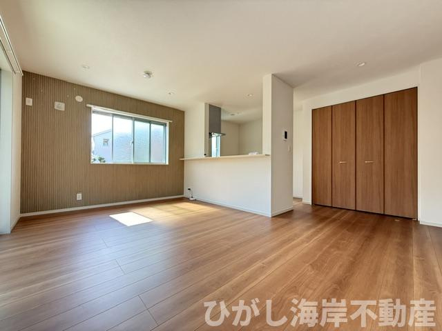 茅ヶ崎市中島　中古戸建の居間・リビング|16.2帖　LDK
