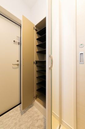 ラルヴェール試験場前Ⅰの玄関