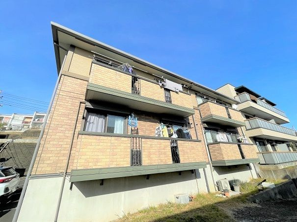 西生田アイリス