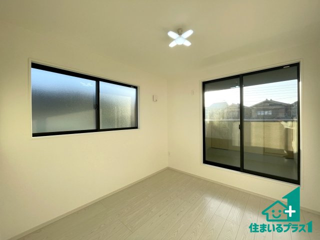 ★17(土)18(日)現地見学可能！★京都市左京区修学院室町　全3邸の洋室|シンプルな洋室は、自分好みのインテリアが楽しめます♪ご家族とインテリアや家具を選びに行くのは入居時の醍醐味の一つです。ぜひお楽しみください♪