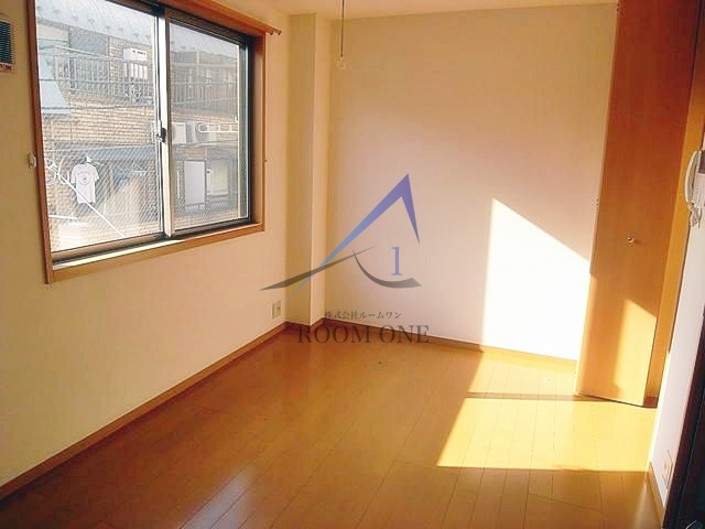 ローズガーデンの居間・リビング|洋室のお部屋です。