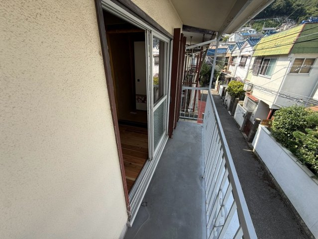 湊山町貸家のバルコニー