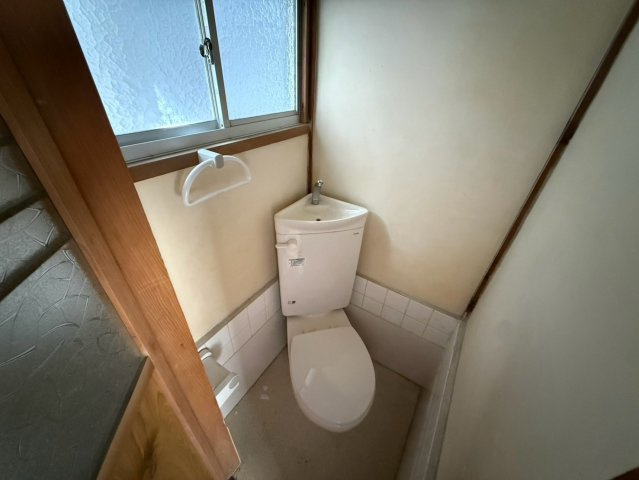 湊山町貸家のトイレ