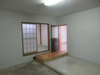  | 海山道町住居付店舗 | 車庫