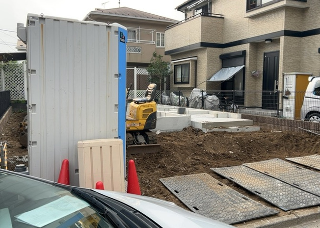 【外観】 | 現在は更地となっています。現地をご見学に行く際は、道路の幅や周辺の交通量、施設などをご確認頂くことをおすすめします！ある程度イメージをつけたいという場合は、同売主の施工事例や完成パースもお見せします。