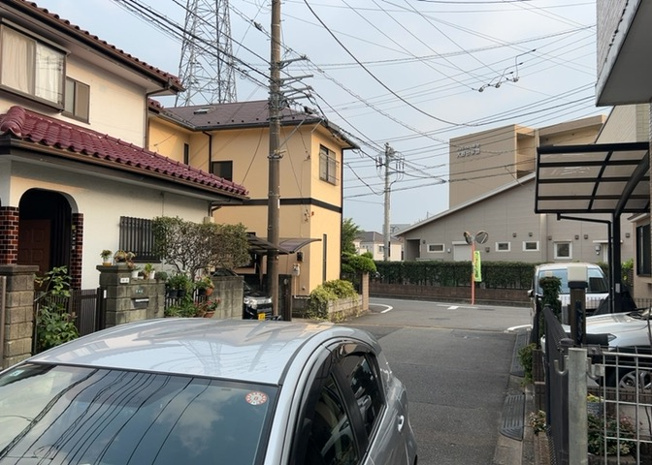 【展望】 | 桜や紅葉の名所に出かける人は多いと思いますが、家にいながら季節の移ろいを感じる生活を送りませんか？リビングや窓から見える景色が生活を彩るワンポイントに！現地から見える景色を堪能してみては如何でしょう。