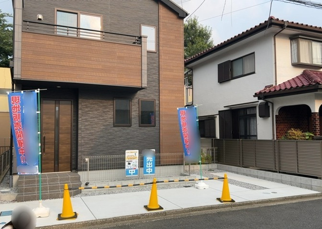 【展望】 | 眺望を気にして物件を探す場合、前面に建物が建っていないか現地で確認しましょう！前面に建物があると景色はもちろん、日当たりや風通しにも影響が出てきます。住んだ時のことを想像しながら現地見学をしましょう。