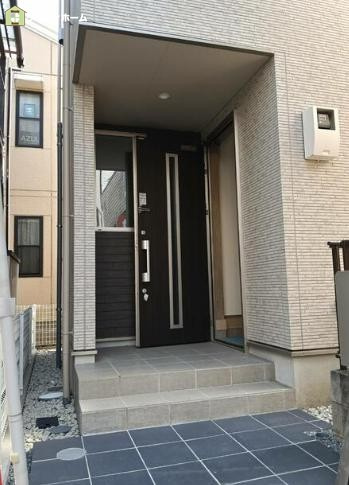 川口市芝下2丁目　未入居戸建ての玄関