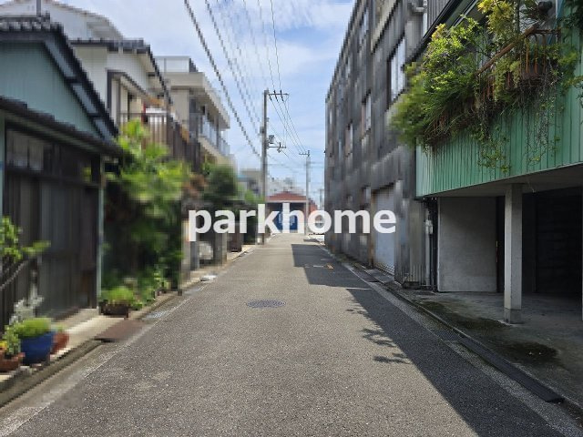 高知市二葉町　中古戸建の前面道路含む現地写真