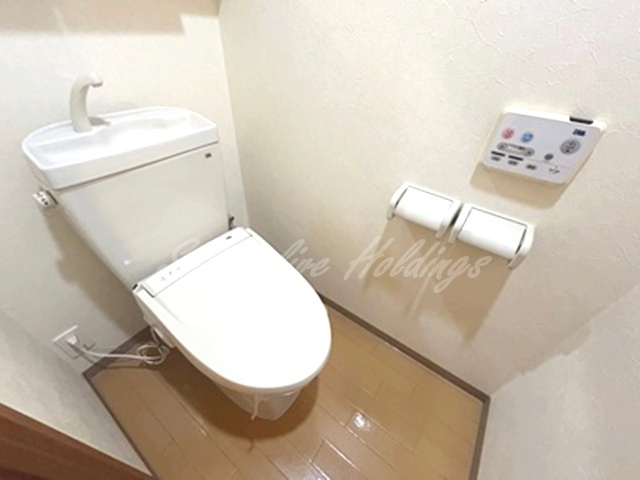 横浜市西区中央１丁目の賃貸マンションのトイレ