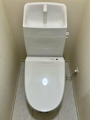 磯辺戸建のトイレ