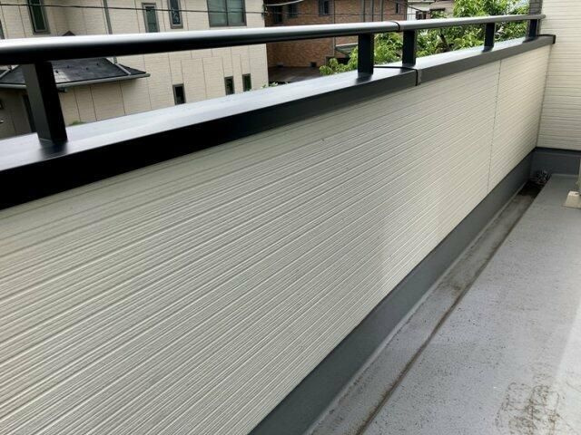 磯辺戸建のバルコニー