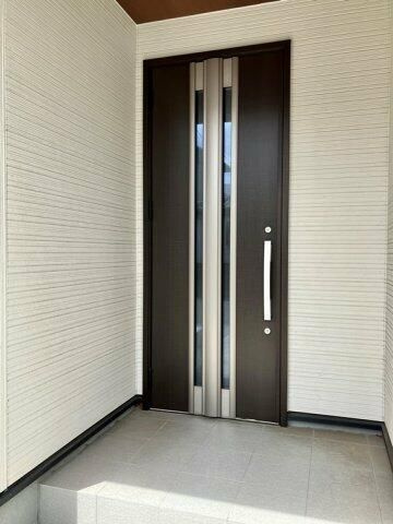 磯辺戸建のエントランス