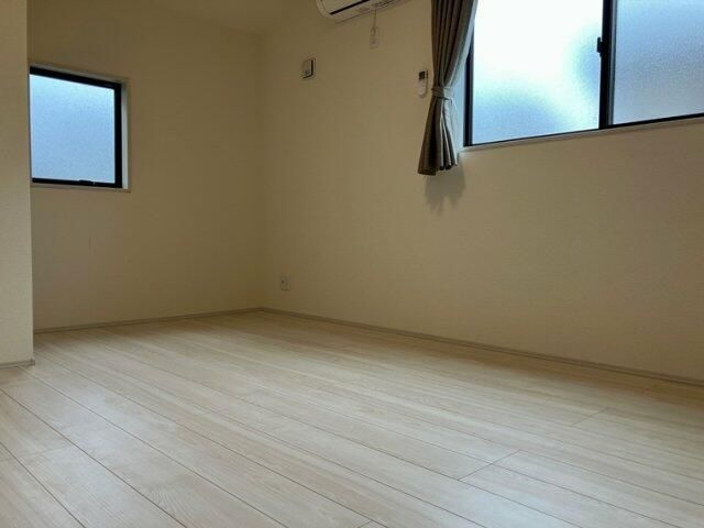 磯辺戸建の寝室