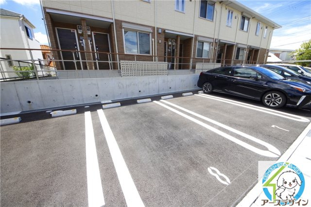 D-room高丘の駐車場