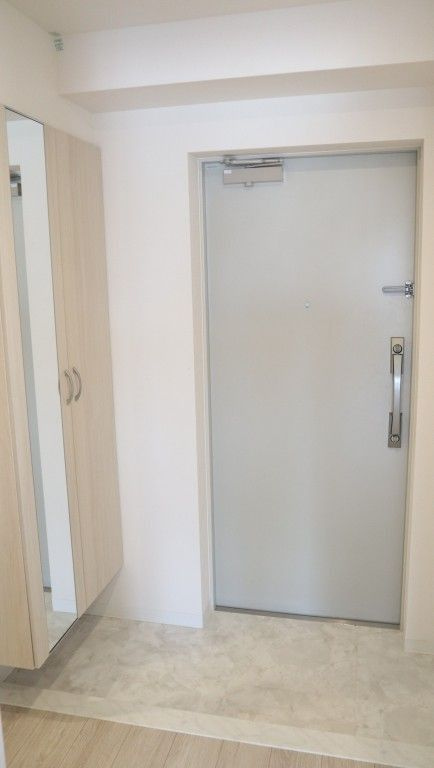COMFORT RESIDENCE NIPPORIの玄関