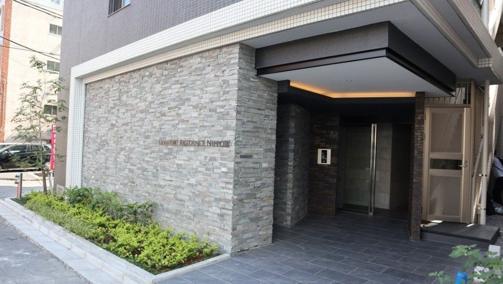 COMFORT RESIDENCE NIPPORIのエントランス