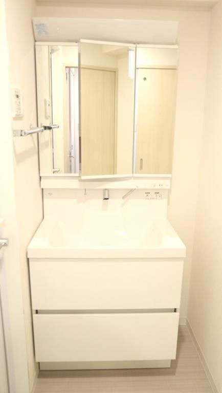 COMFORT RESIDENCE NIPPORIの独立洗面台
