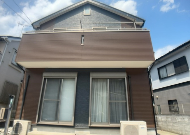 【庭】 | 庭のある家に住むことのメリットとして、子どもたちの遊び場を確保できること、ガーデニングや家庭菜園を楽しめること、明るさを確保できることがあります。また、配置を工夫することでプライバシーが確保できます。