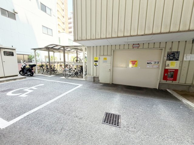 S-FORT江坂公園の駐車場