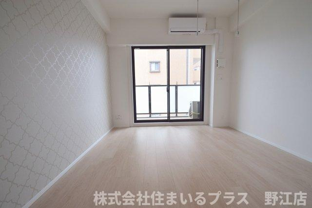 SK RESIDENCES 放出の居間・リビング