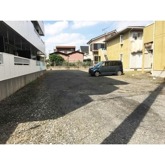 諏訪パークハウス　旧板垣サンハイツの駐車場