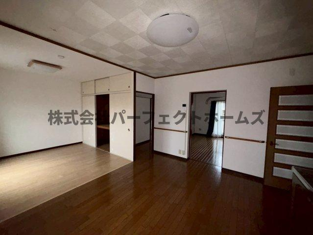 藤阪ハイツA1棟の居間・リビング|居間です