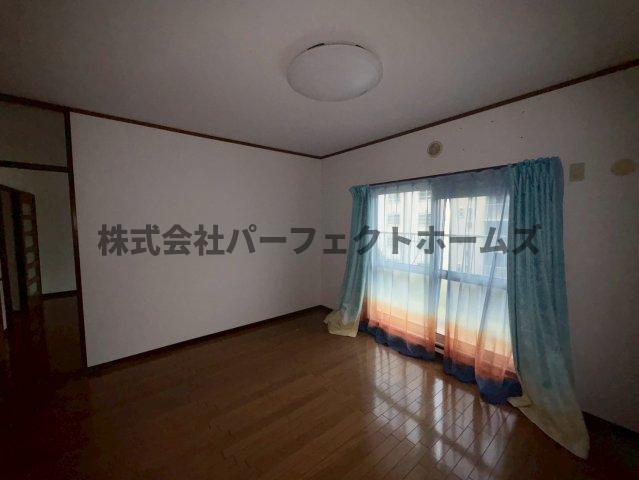 藤阪ハイツA1棟の洋室|コンパクトで使いやすい洋室です