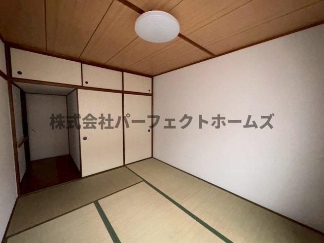 藤阪ハイツA1棟の和室|きれいな和室です