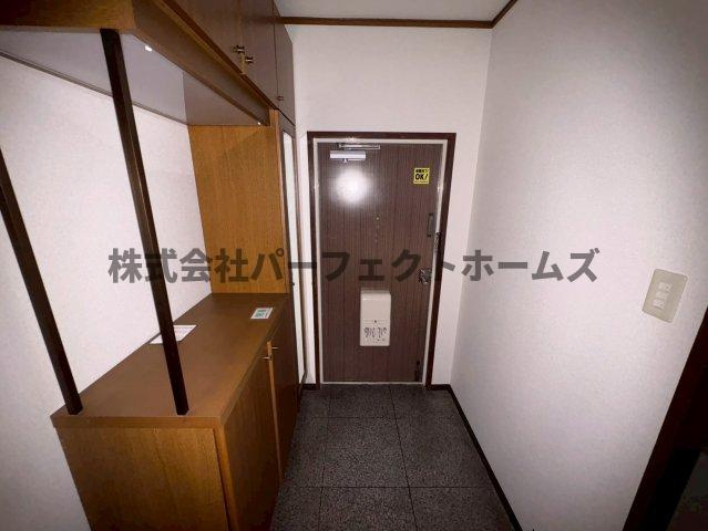 藤阪ハイツA1棟の玄関|毎日通る玄関はこちらです
