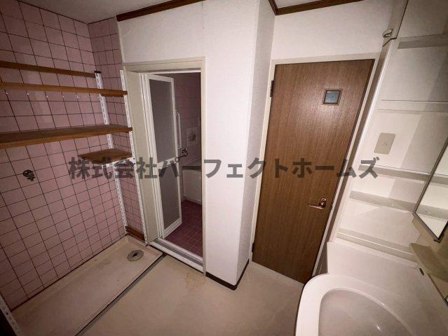 藤阪ハイツA1棟の洗面所|忙しい朝には欠かせない洗面所です