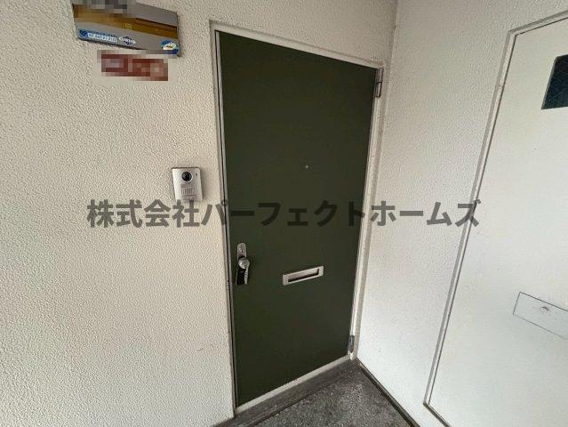 藤阪ハイツA1棟の玄関|落ち着いた玄関です