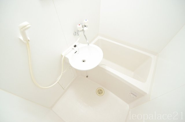 レオパレス一番町の浴室|※同タイプ代表写真となり設備仕様は一部異なる場合があります。