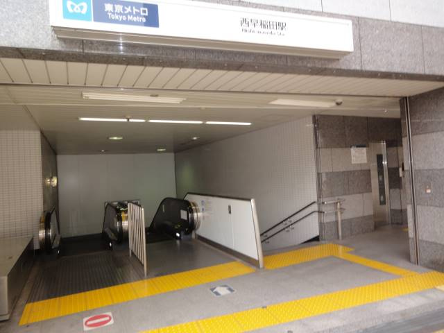 新宿区原町３丁目のアパートの駐車場