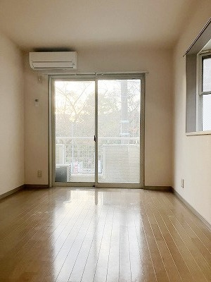 ドミトリ駒沢の居間・リビング