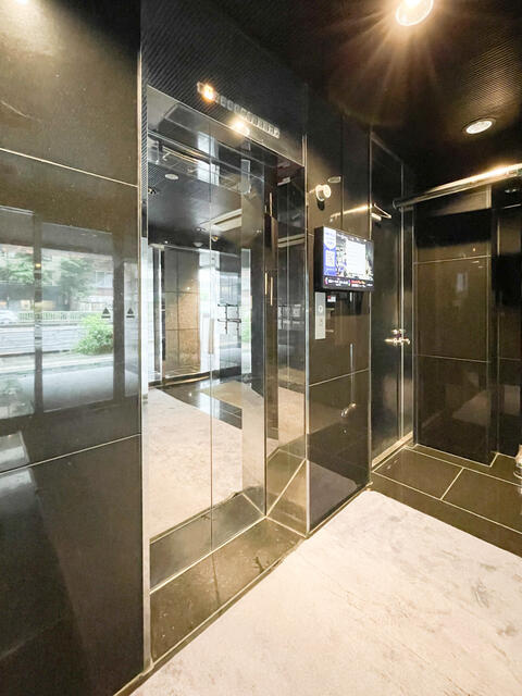 イーグル浜松町のエントランス