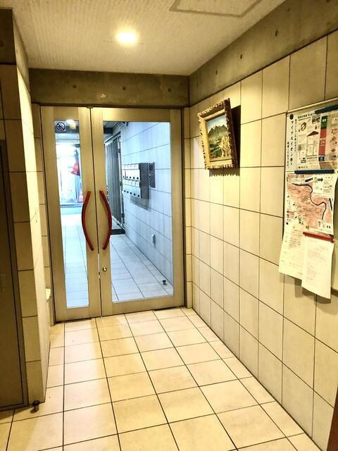 エミリーのエントランス